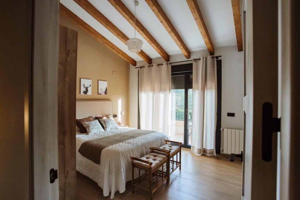 Habitación suite con terraza y vistas a la montaña