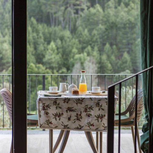 desayuno-vistas-montaña-naturaleza-casa-rural-cielo-hurdes