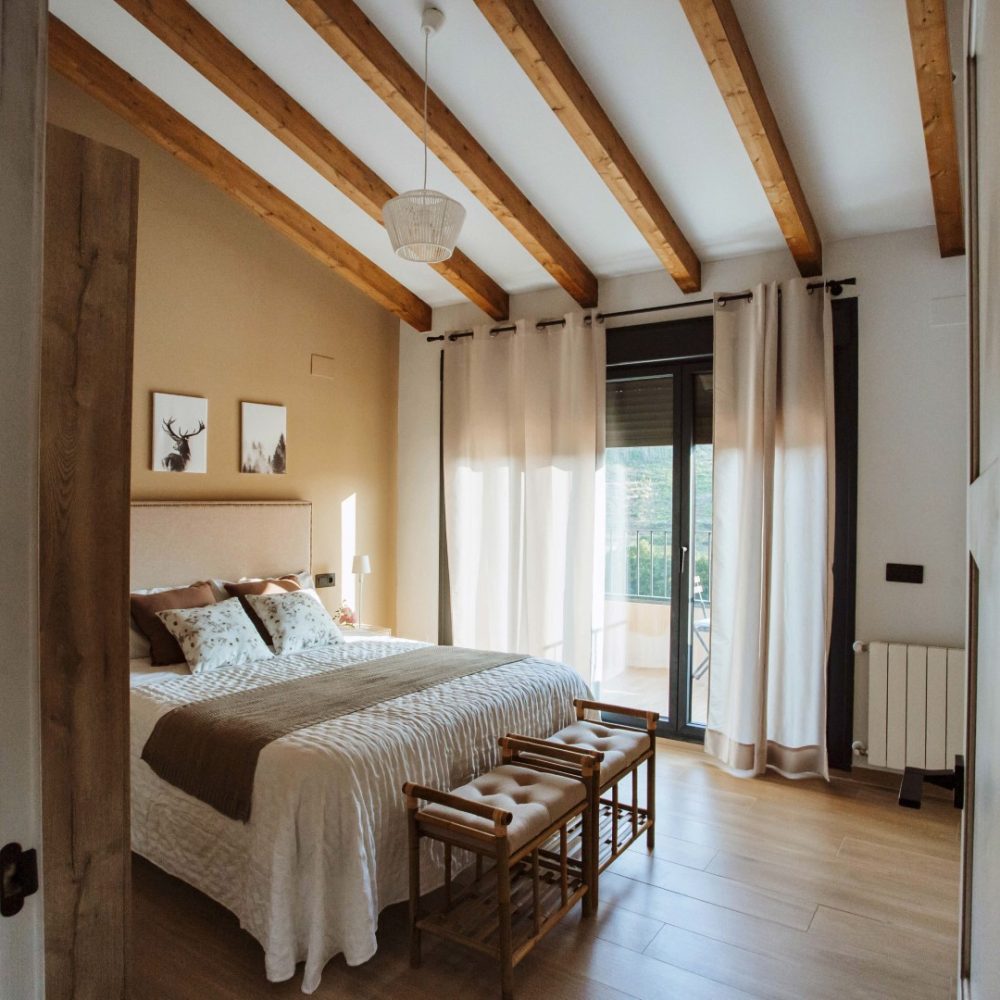 Habitación suite con terraza y vistas a la montaña